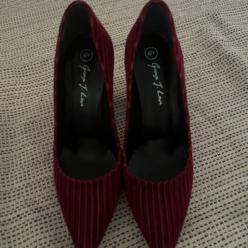 Bordeaux corduroy pumps like new, size 38