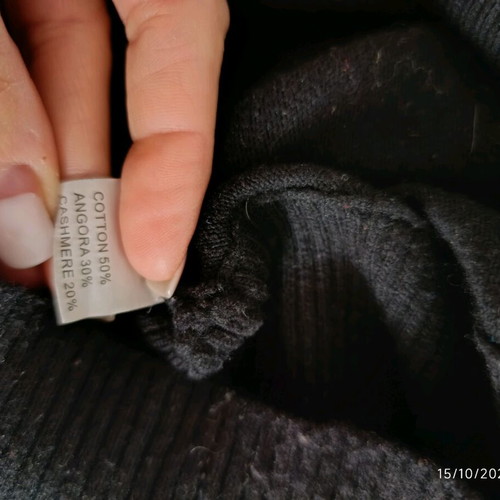 Long Batwing Knit Sweater cashmere blend like new, size M, black