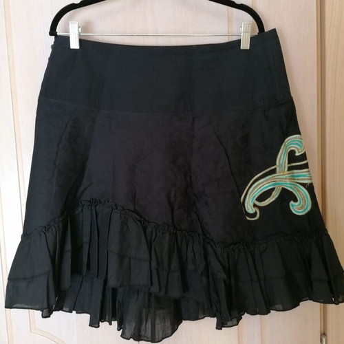 St Martin's skirt new, size L, black