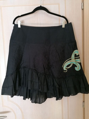 St Martin's skirt new, size L, black