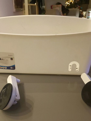Hanging bathroom shelf new with 2 suction cups large and durable