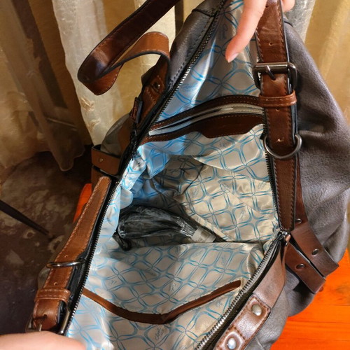 Axel shoulder bag like new, gray