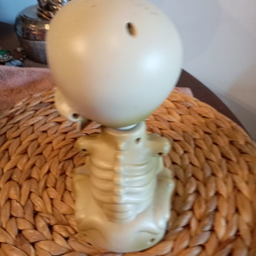 Plastic skull vintage used, not working