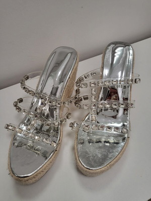 Πλατφόρμες espadrilles σαν καινούργιες, ασημί με κρύσταλλα