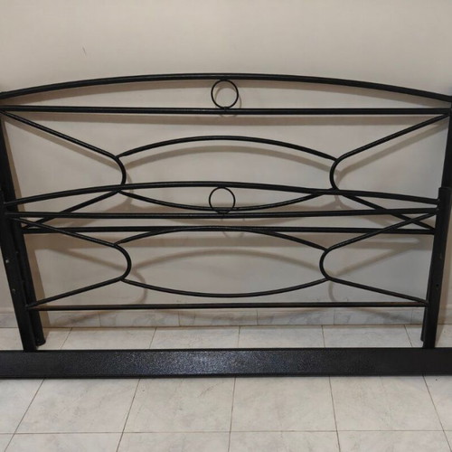 Bed for 140x190cm mattress like new, without slats