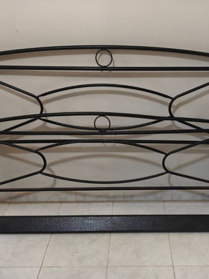 Bed for 140x190cm mattress like new, without slats