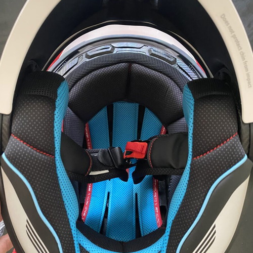 MT Streetfighter S helmet new with removable chin guard