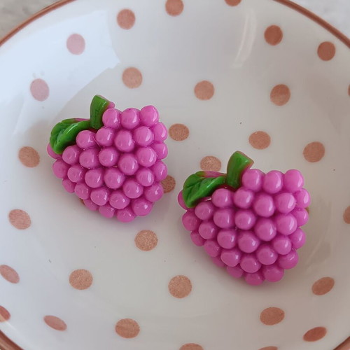 Plastic stud earrings like new, grape and clover design