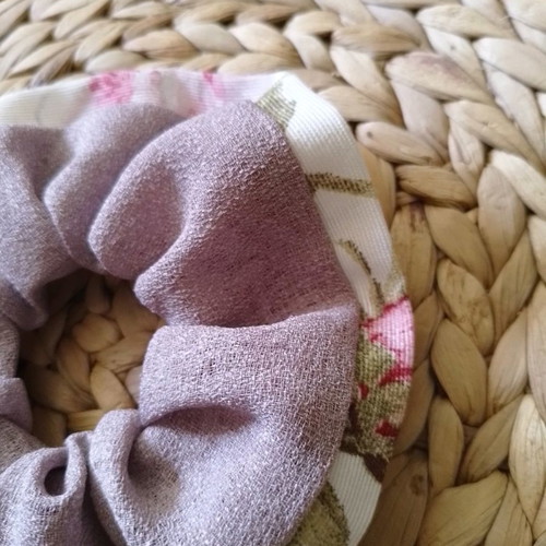 Handmade hair clip new with fabric and strong elastic