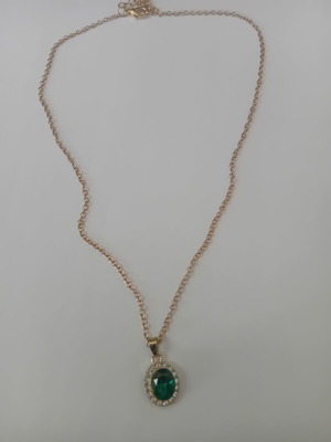 Gold color chain with pendant decoration new, green