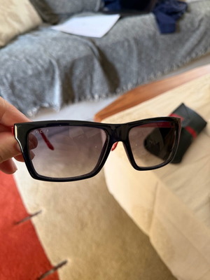 Gucci sunglasses used, unisex, black and red