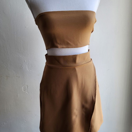 Clothing set new with tag, brown