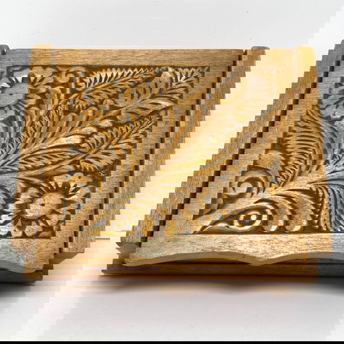 Стара дървена резбована орнаментална кутия за съхранение като нова