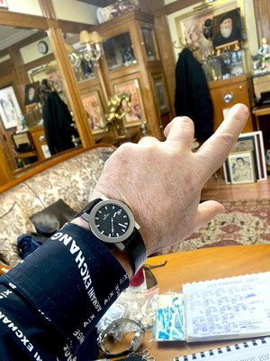 Titanium watch like new, black, 38mm with battery