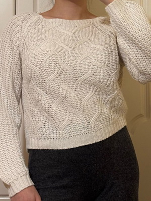 Knitted white sweater like new, one size