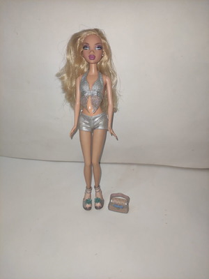 My Scene Super Bling Kennedy doll 2005 used, right arm loose