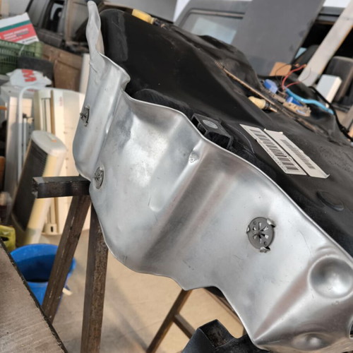 Skoda Octavia 5 Tsi gasoline fuel tank like new with pump