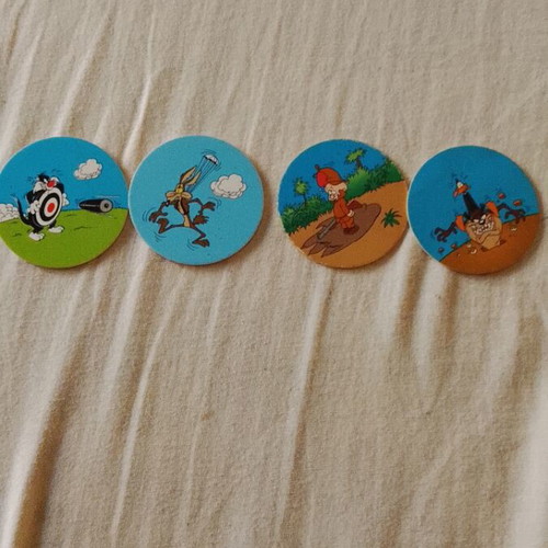 Super Tasty Tops Looney Tunes 1995 set