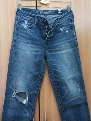 American Eagle винтидж crop jeans употребявани с разрез на коляното