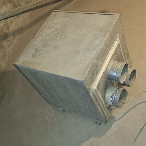 Bubble ventilation motor used in galvanized box