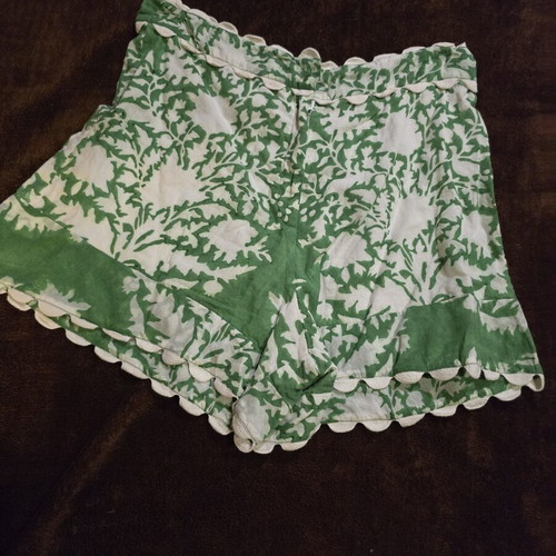 Juliet Dunn shorts like new