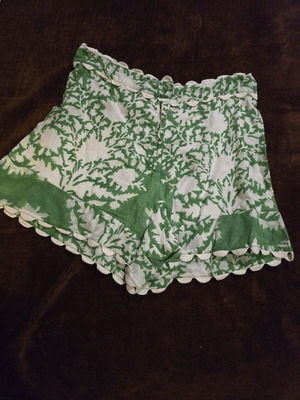 Juliet Dunn shorts like new
