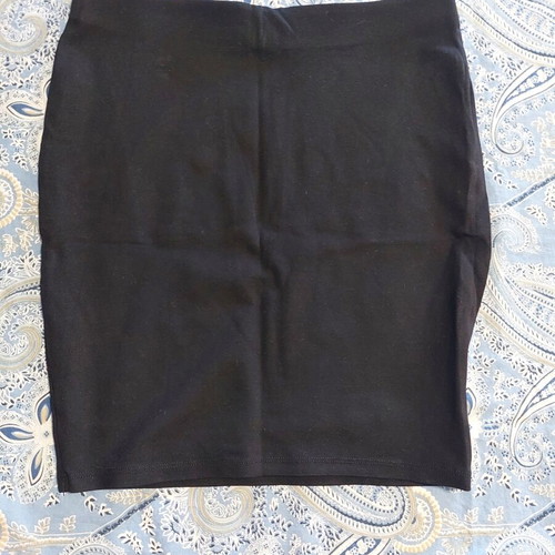 Muse elastic skirt size 38 like new, black, winter