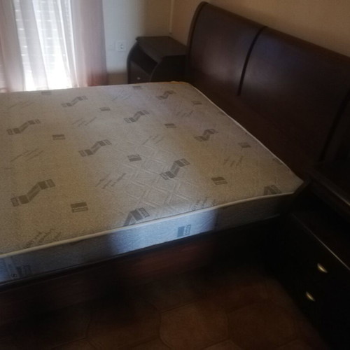 Bedroom furniture set like new, wood, complete without mattress