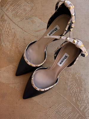 Dune leather pumps with strap and studs size 38 like new, black