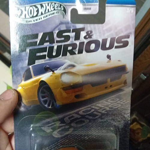 Hot Wheels Fast and Furious DATSUN 240Z new