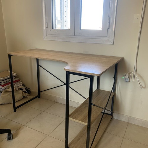 Desk like new, modern design with shelves