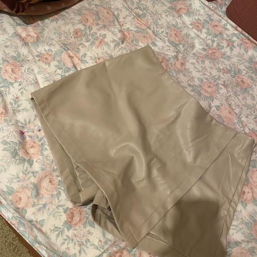 Beige skirt shorts, size L