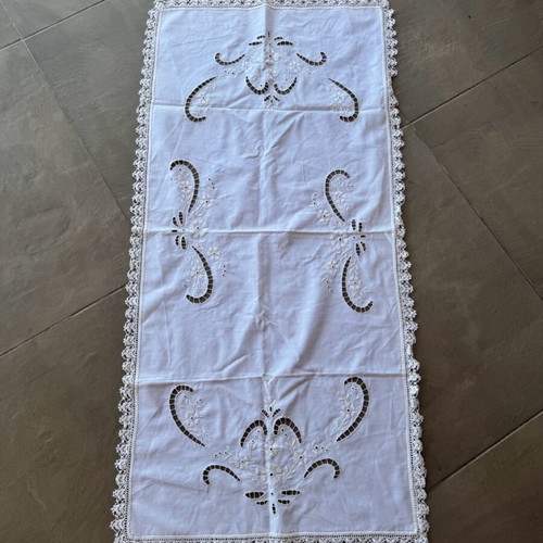 Handmade Semen linens new in excellent condition