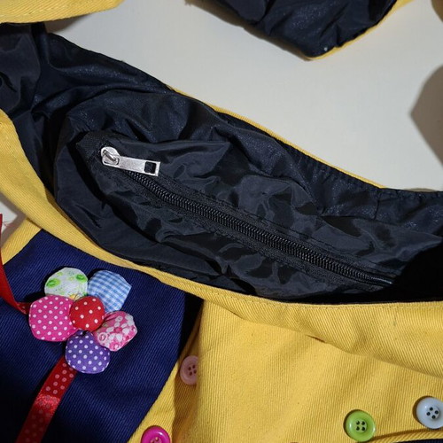 Fabric shoulder bag like new with external phone pocket and zipper