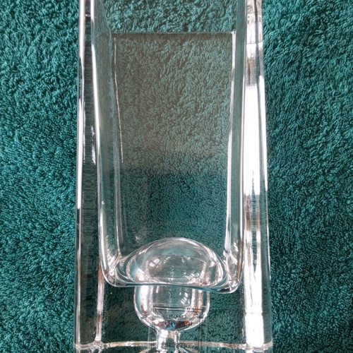 Crystal vase new, height 18.5×8.5 cm