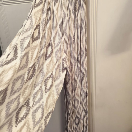 Pantelona Free Size with Grey and Beige Rhombus Pattern new