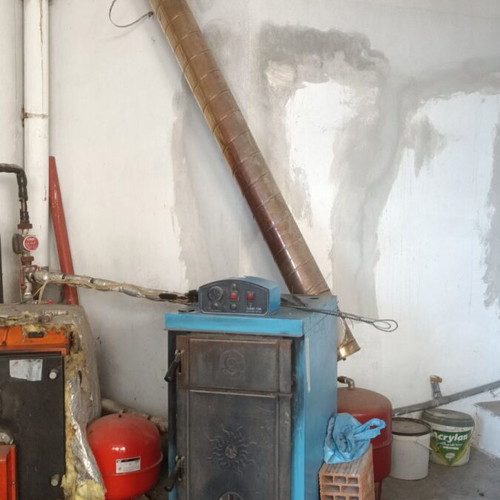 Wood Boiler used, heats 120sqm with water heater, leak