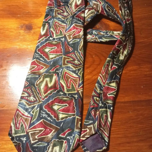 Prima tie like new