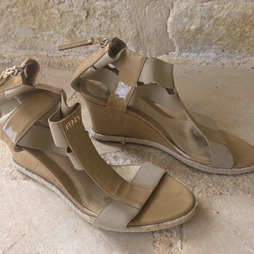 Fendi Carioca Wedge Leather Sandals Like New Size 36 Beige