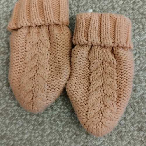 Knitted baby gloves like new in salmon color