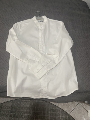 Shirt like new, worn once, size M