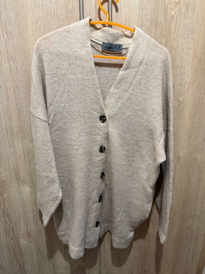 Enzzo long knitted cardigan size M beige like new