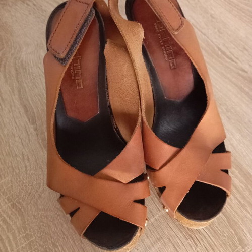 Yoshino brown leather high-heeled sandals with strap size 37 like new