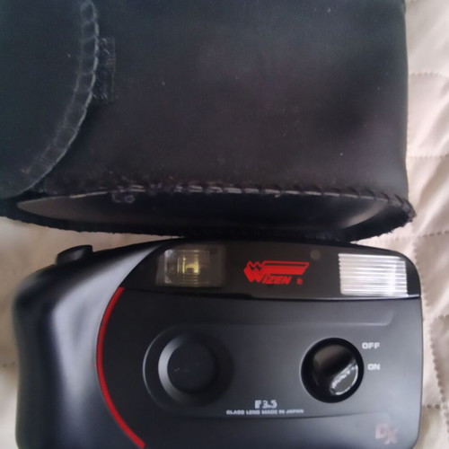 Wizen camera like new with case
