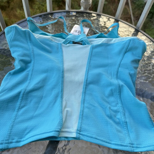 Nike top new, fits size M, blue