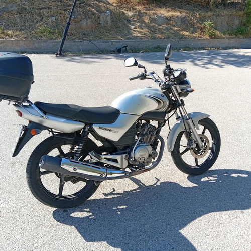 Yamaha YBR 125 road motorcycle, 2008, silver