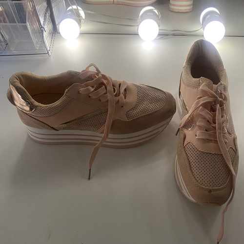 Athletic shoes like new, size 40, white and pink
