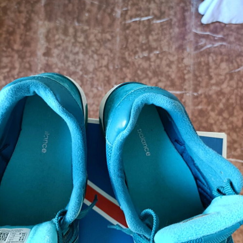 New Balance women's athletic shoes like new, size 41, turquoise