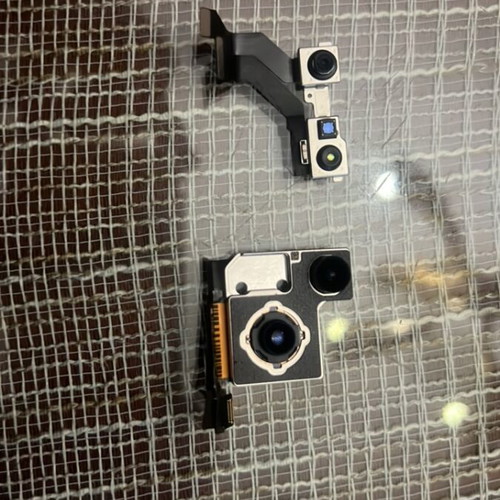 IPhone 13 front and back cameras like new, genuine and fully functional