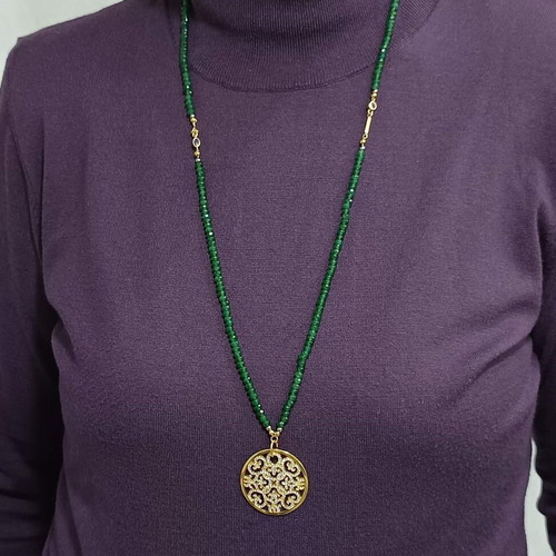 Long green necklace and silver pendant new